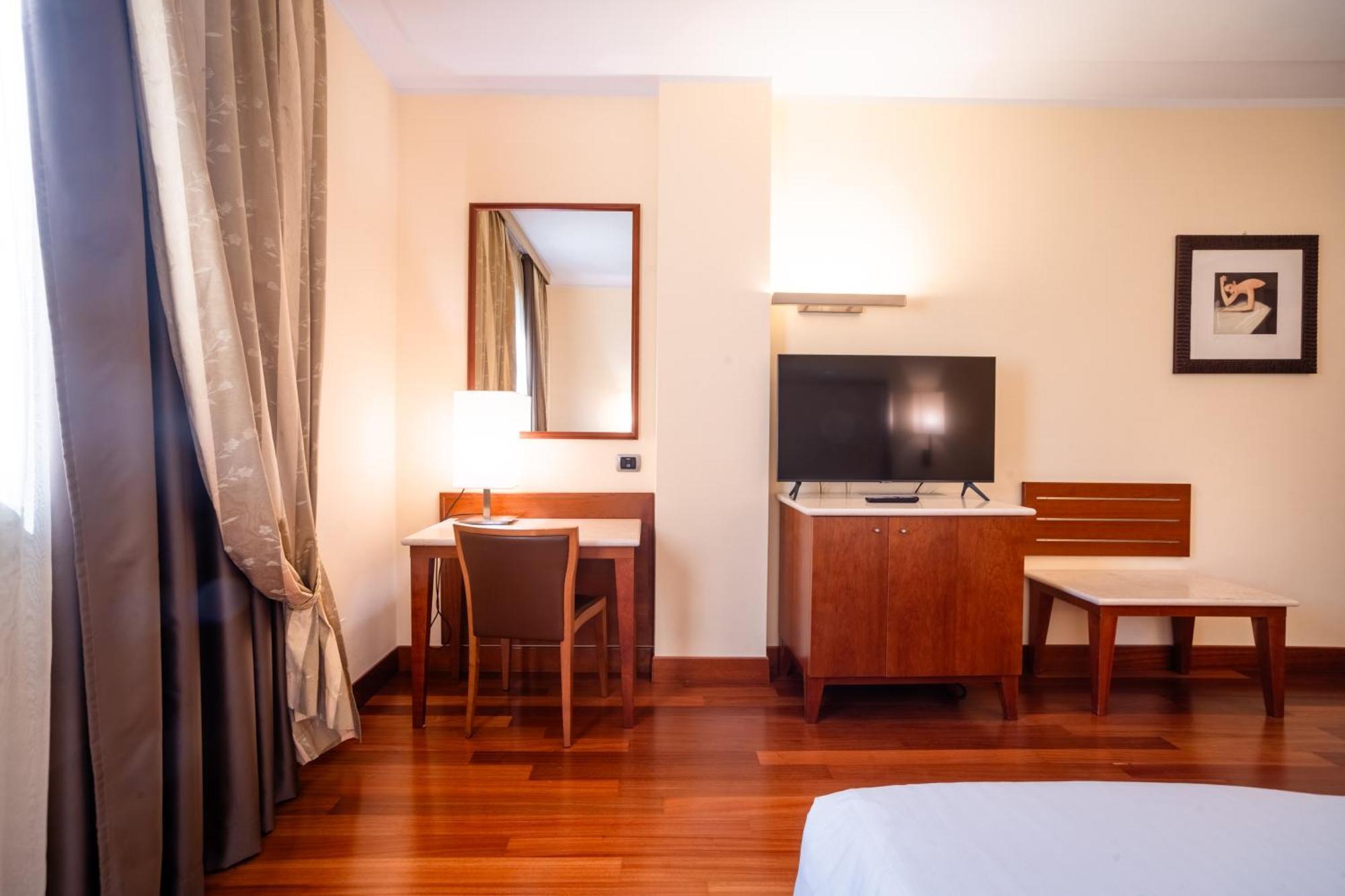 Hotel Airone