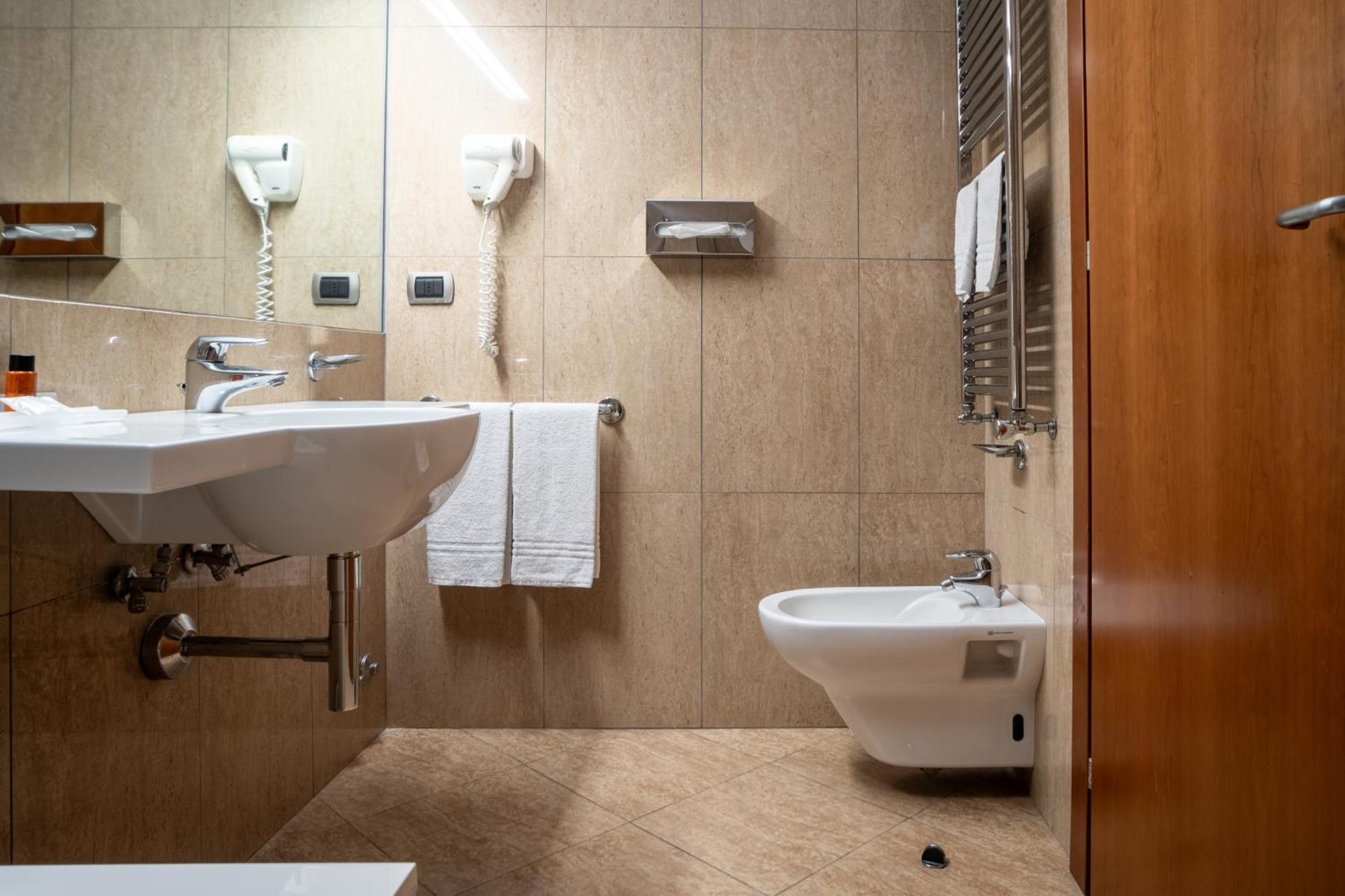 Hotel Airone 4*